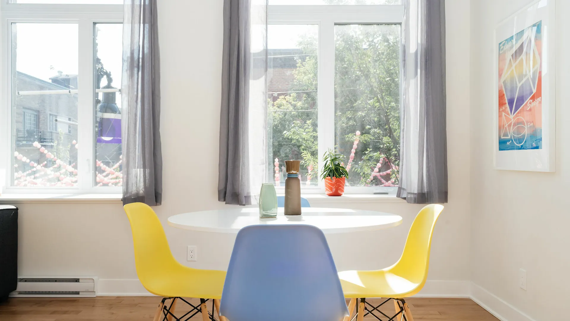 מונטריאול Modern 2Br In The Village By Sonder